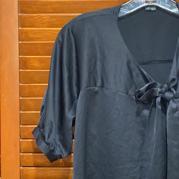 Theory black tie front blouse - Picture 3 of 10